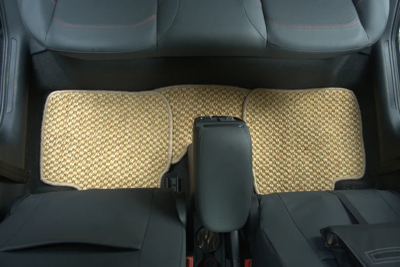 Nerova Pochi luxury chunky car mat premium detail view